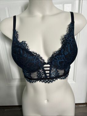 La Senza Beyond Sexy Lace Plunge Bralette in Dark Blue and Black
